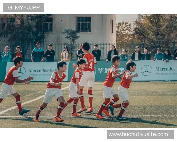 拉门斯回忆童年追随哥哥成为曼联球迷的美好时光与情感纽带